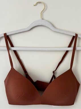 NWT Lululemon Take Shape Bra, Dusty Bronze – 34B